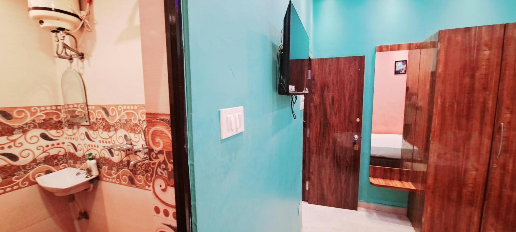 Ananya 3* Varanasi